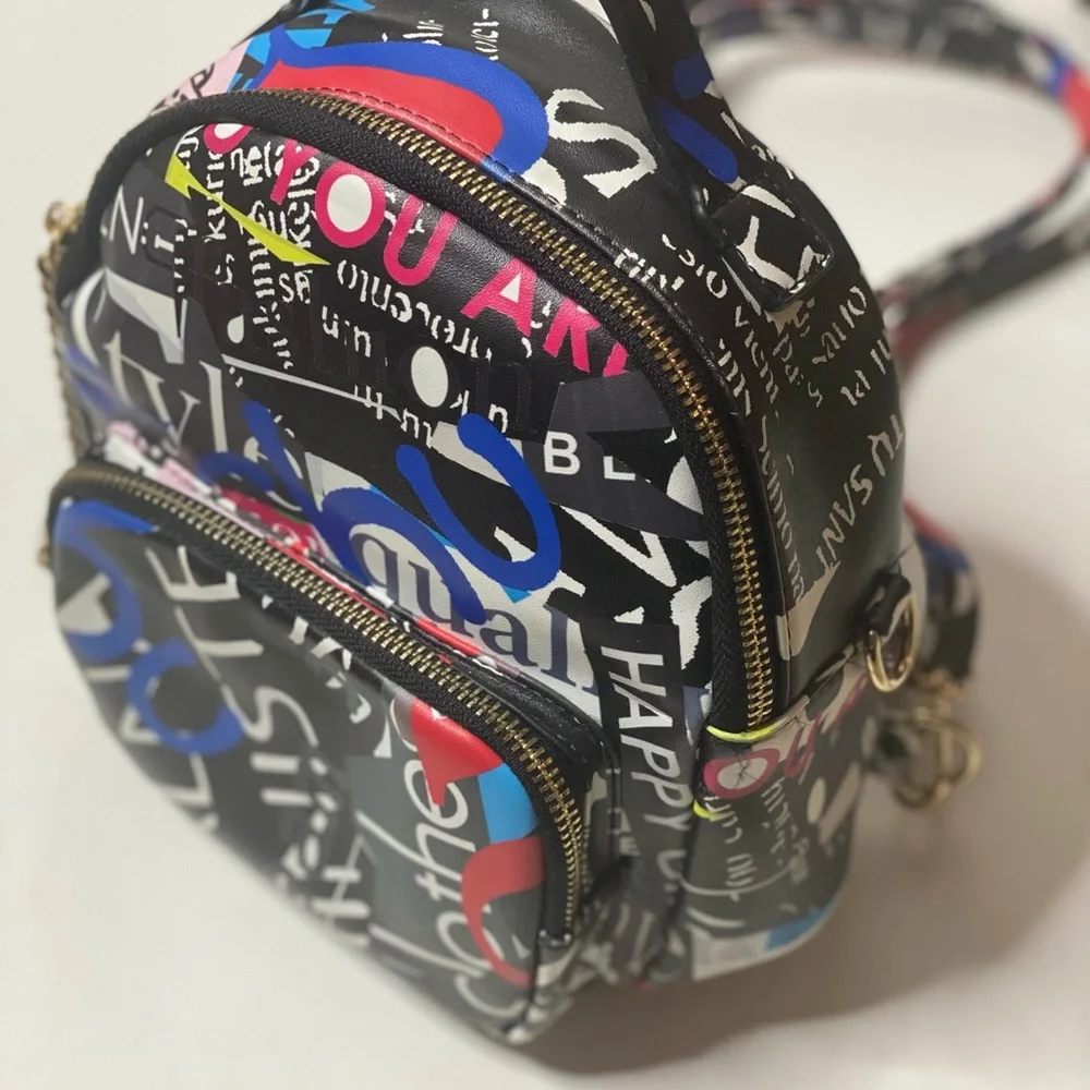Colorful backpack - Picture 2 of 3